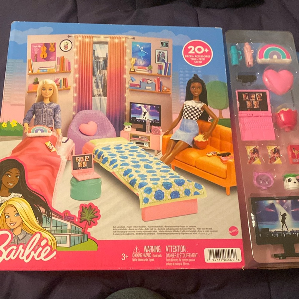 NEW- Barbie -Big City, Big Dreams Dorm Room For 3 to 7 Year Old